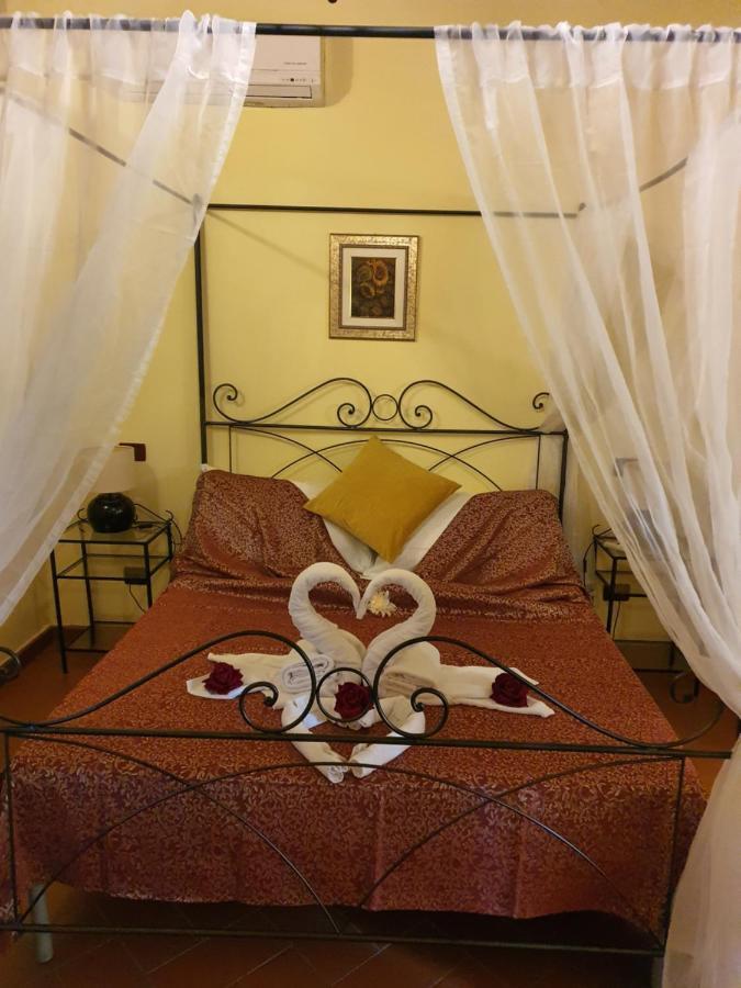 Window To The Tower Bed & Breakfast Pisa Room photo